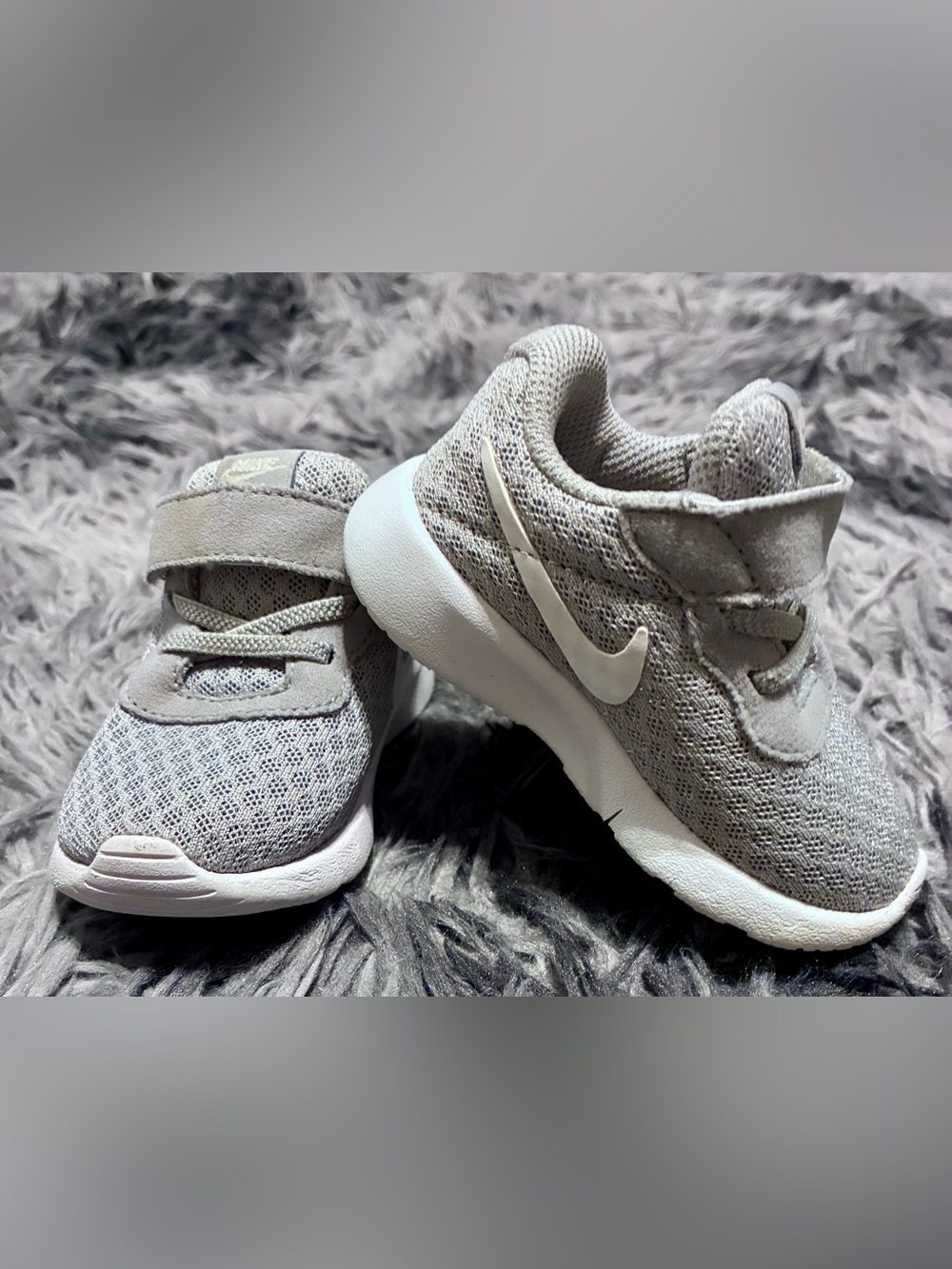 Nike Toddler Grey Shoes - Picture 1 of 4
